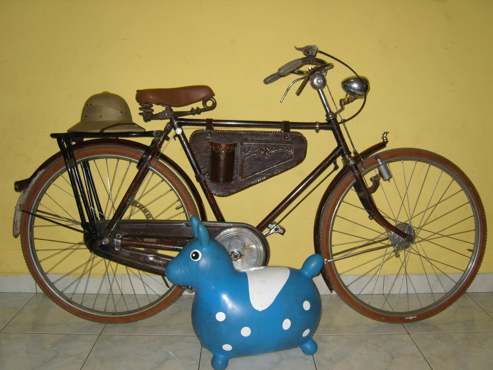 Mesin Bubut Sepeda Antik